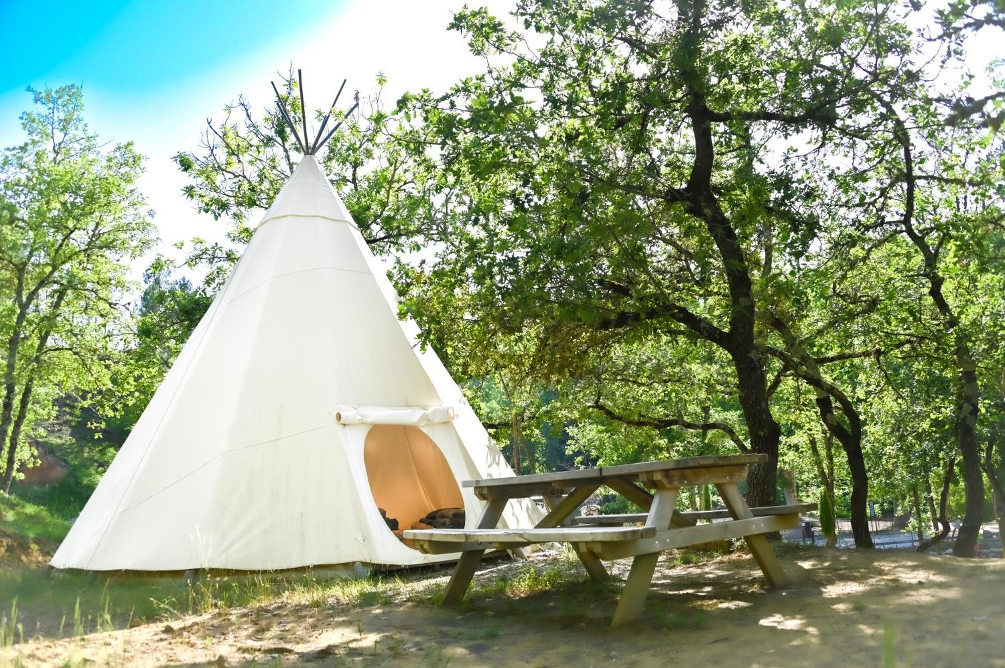 Camping Le Colorado 3*