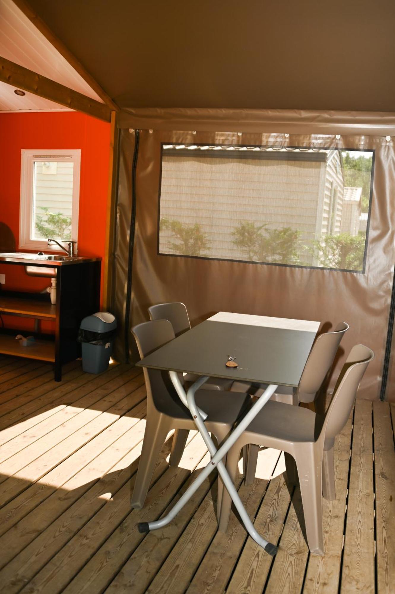 Camping Le Colorado 3*